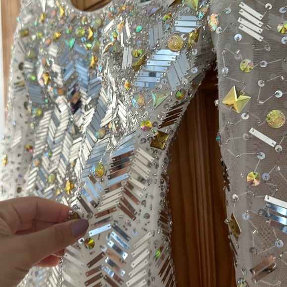 Sparkly long sleeve mini dress with round neckline - size 1/2 - white/sparkles - Picture 9 of 9